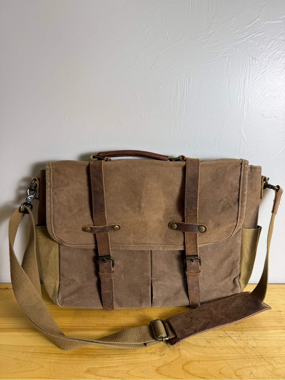 Newhey Messenger Bag 15.6 Inch Waterproof Vintage Genuine Leather Waxed Canvas